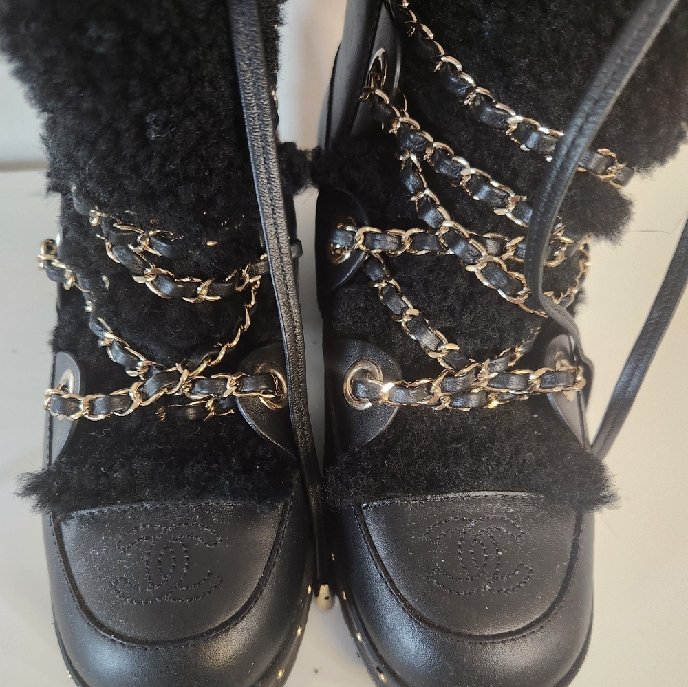 Chanel Boots size 37